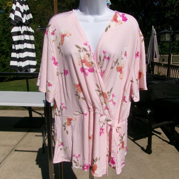 NWT ALEX&PARKER PINK FLORAL WRAP LOOK TOP 3X - Picture 1 of 1